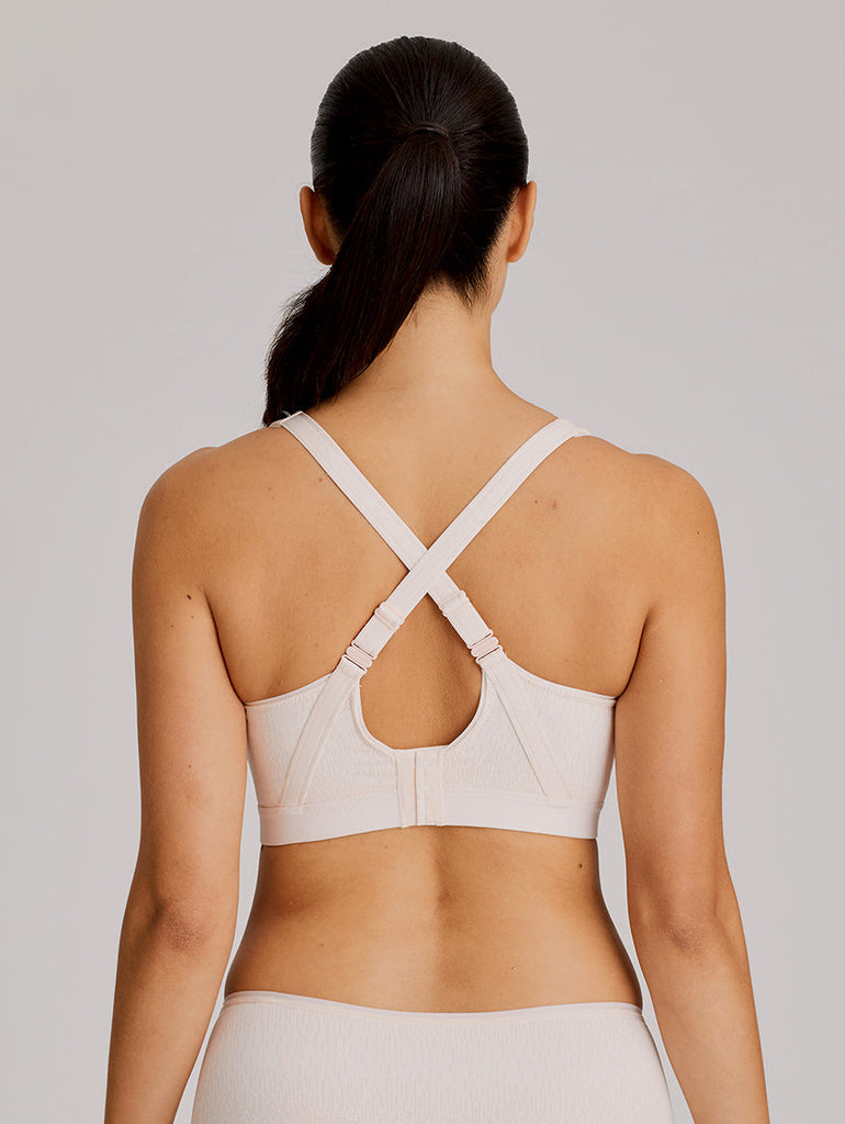 The Gym Wired Sports Bra from Prima Donna. Convertible straps to crisscross.